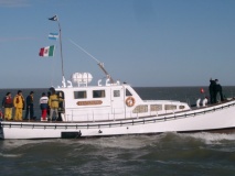 Barcos amigos: Lancha &quot;Centenario&quot; de la BNPB