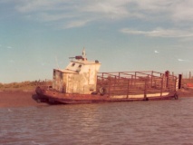 Barco Ganadero en la Isla Trinidad - décadas del 70/80 <a href='http://200.58.115.128/~x071vm02/documents/boletines/53.pdf' id='linkFuera' target='_blank'>Click Acá</a>